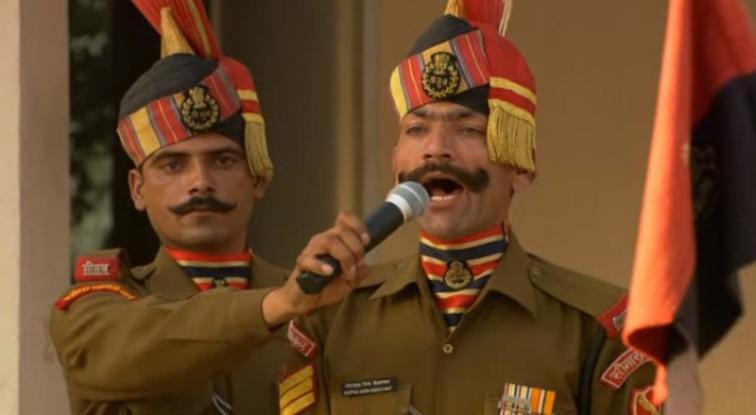 Η πιο εκπληκτική υποστολή σημαίας στον κόσμο που δεν πρέπει να χάσετε (βίντεο)